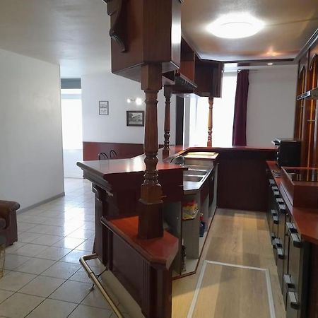 Appartement Au Bord Du Canal Montbard Exteriör bild