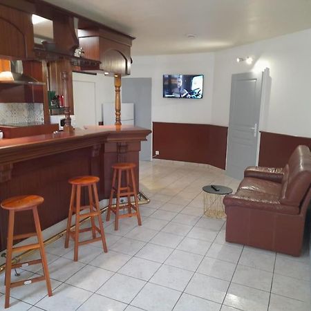 Appartement Au Bord Du Canal Montbard Exteriör bild